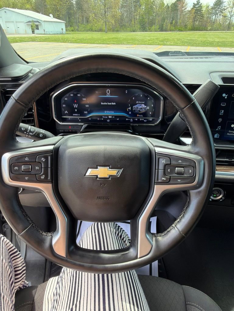 Used 2024 Chevrolet Silverado 1500 LT AWD/4WD image 13