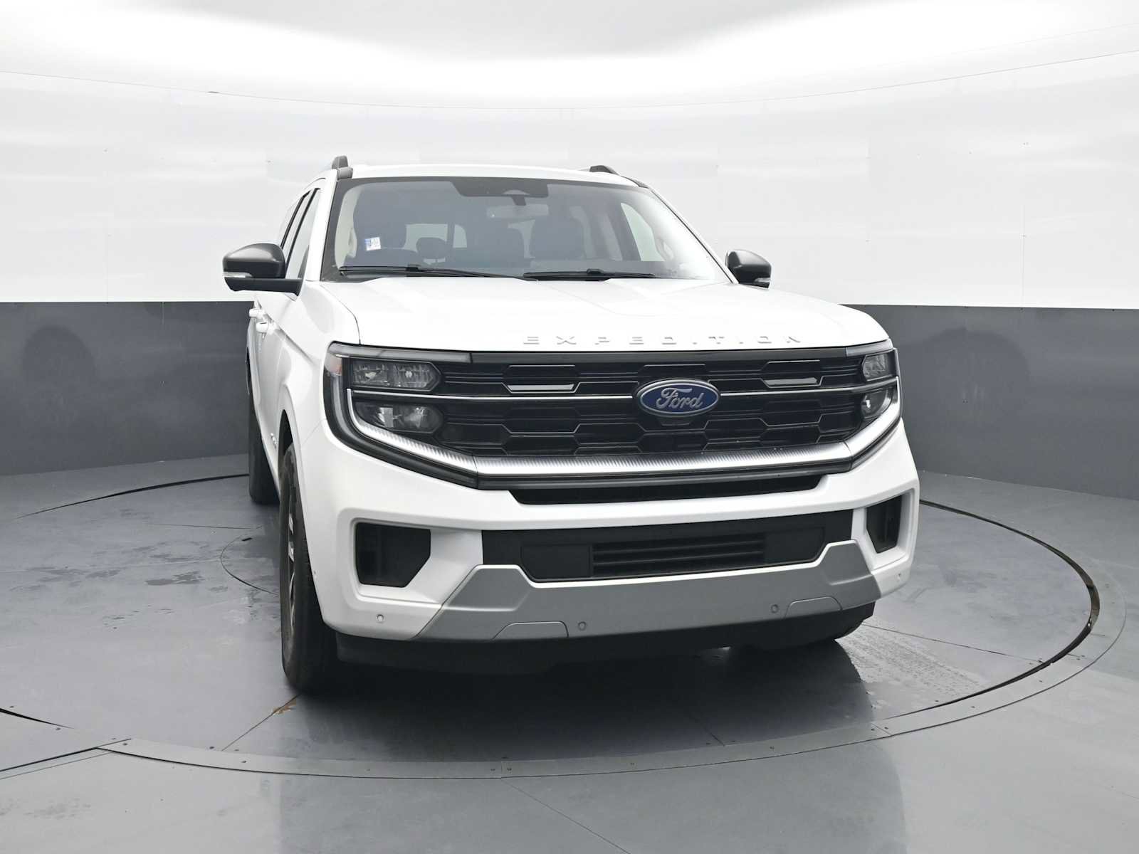 Used 2025 Ford Expedition Max Platinum AWD/4WD image 2