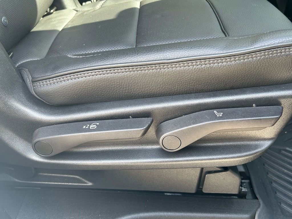 Used 2022 GMC Yukon Denali image 46