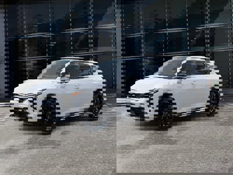 New 2026 Kia K4 GT-Line Turbo image 3