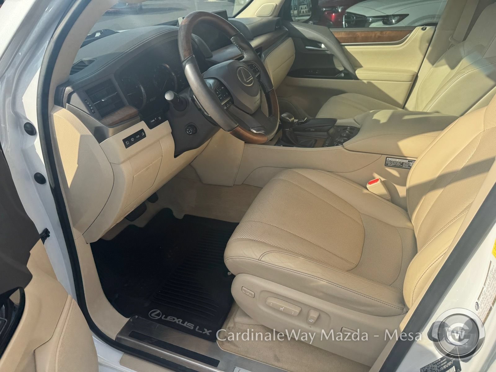Used 2021 Lexus LX 570 4WD w/ Luxury Package image 11