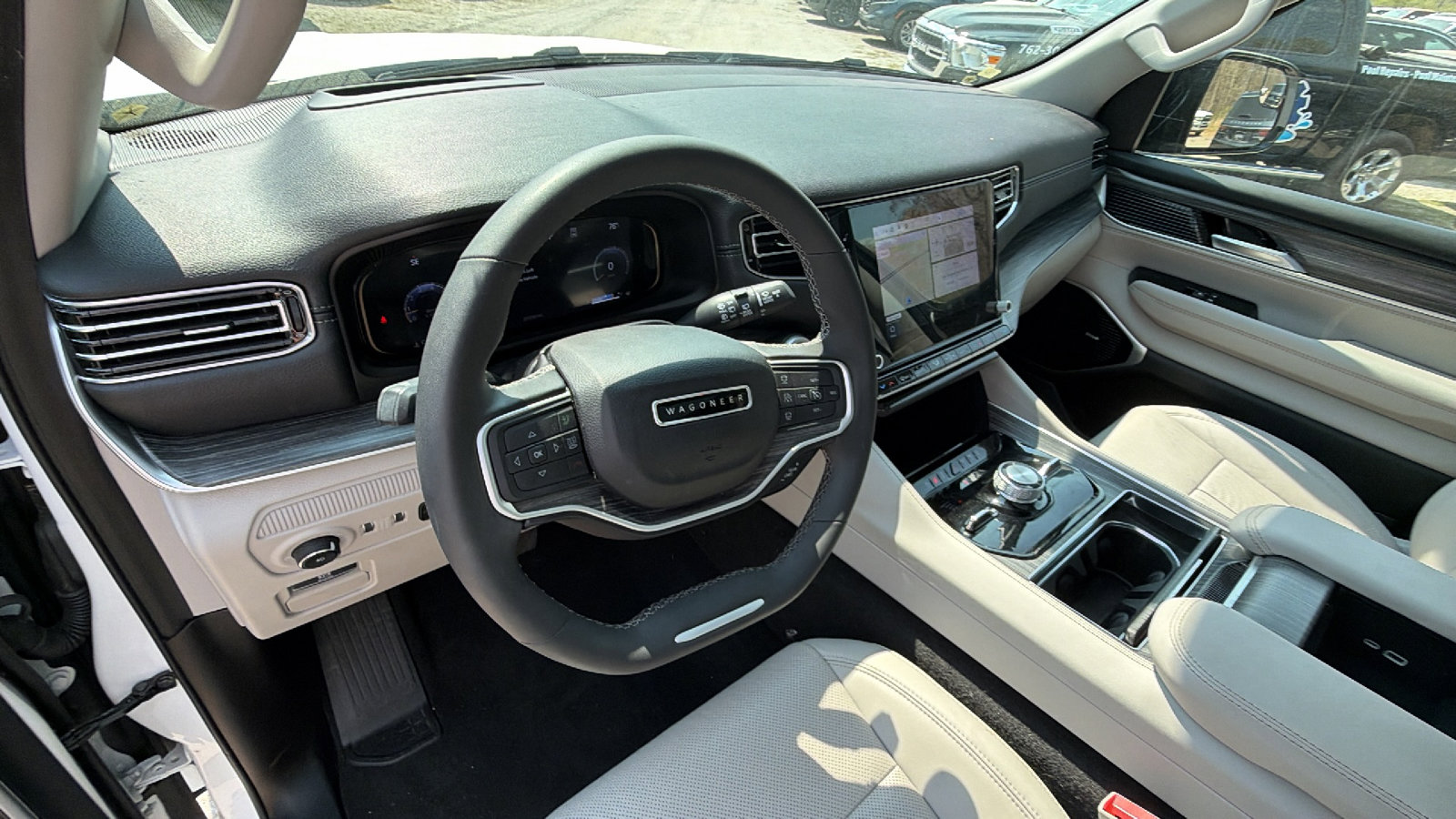 Used 2024 Jeep Wagoneer L Series III w/ Premium Group I image 26