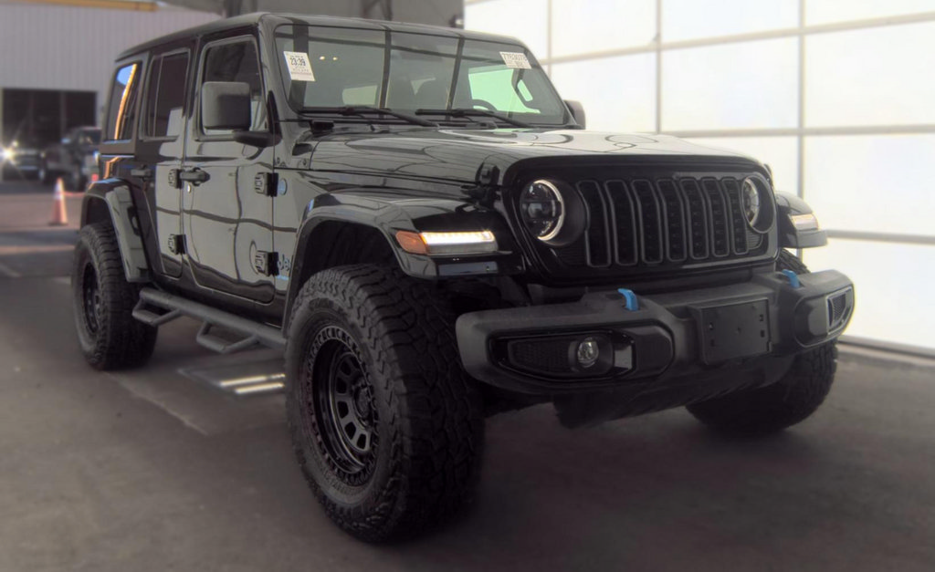 Used 2024 Jeep Wrangler Unlimited w/ LED Headlamp & Fog Lamp Group AWD/4WD image 4