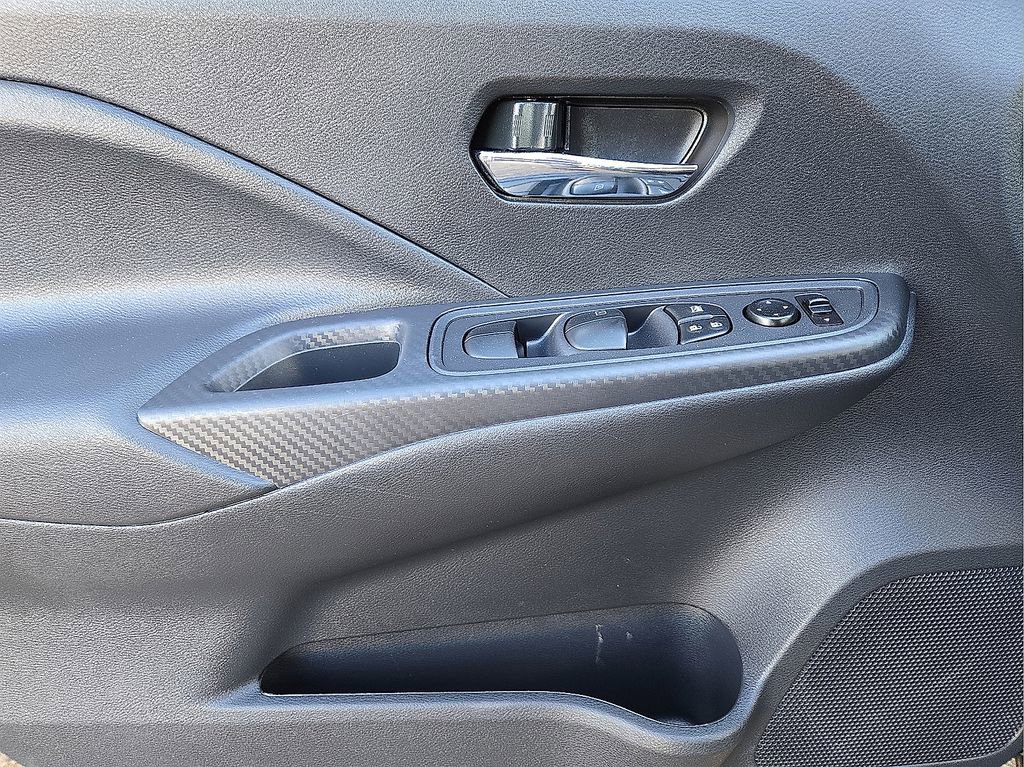 Used 2025 Nissan Versa SV image 20