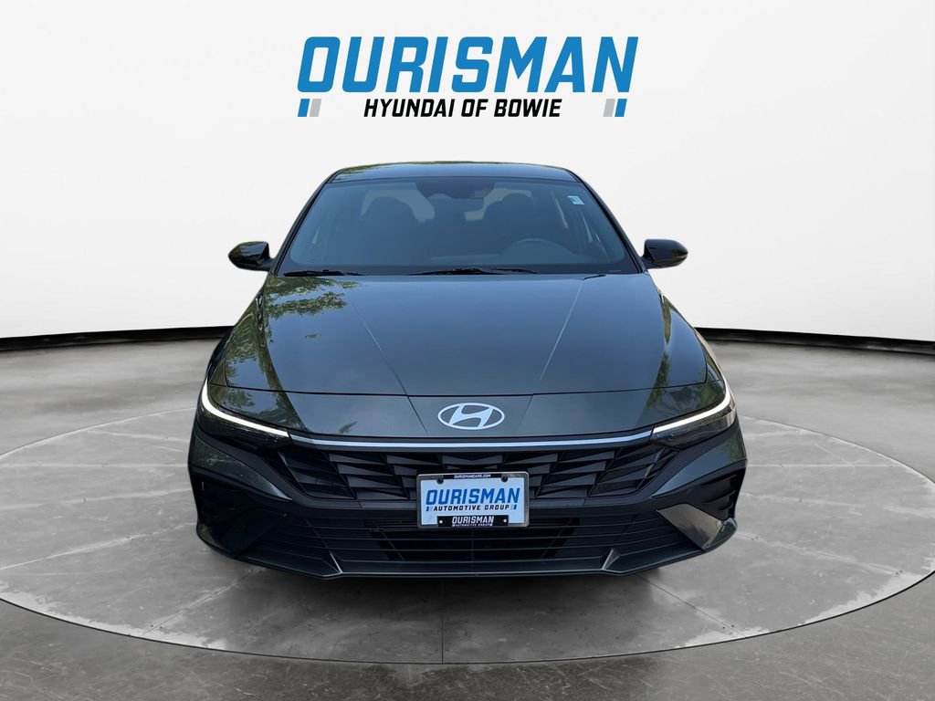 Used 2025 Hyundai Elantra Sport FWD image 8