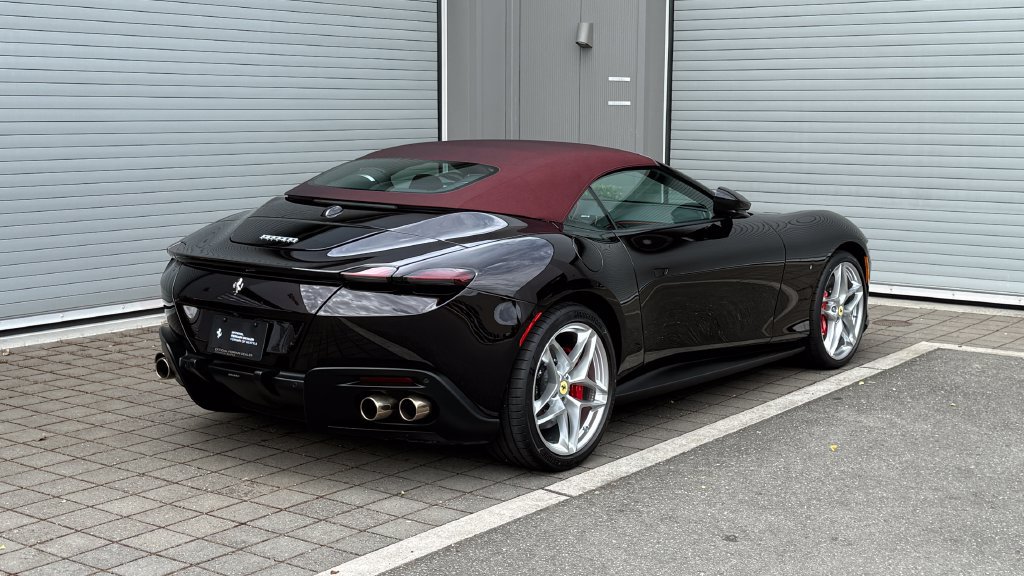 Used 2026 Ferrari Roma Spider RWD image 16