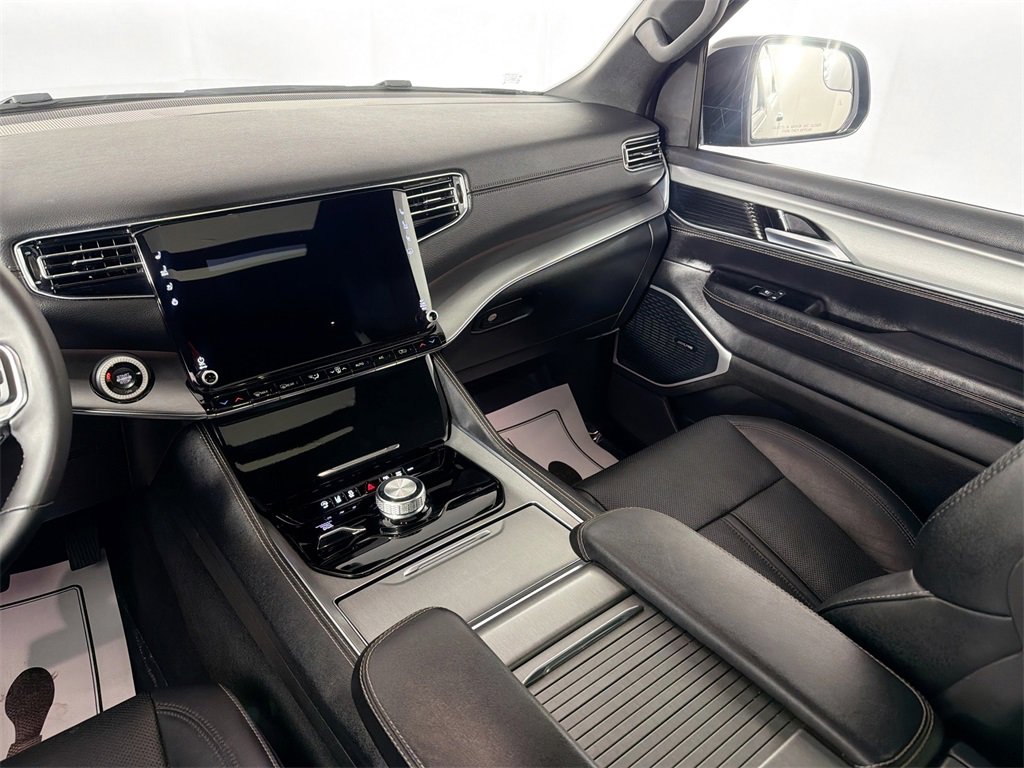 Used 2024 Jeep Wagoneer Series II image 25