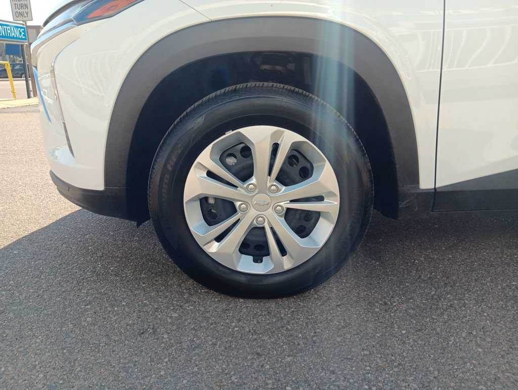 Used 2026 Chevrolet Trax LS FWD image 26