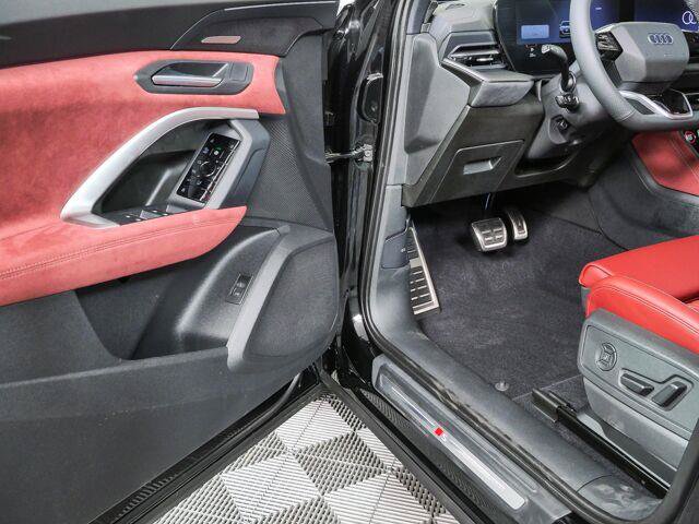 New 2026 Audi SQ5 Prestige AWD/4WD image 9