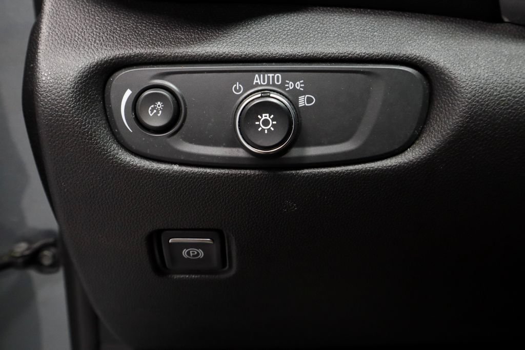 Used 2025 Chevrolet Blazer LT FWD image 27