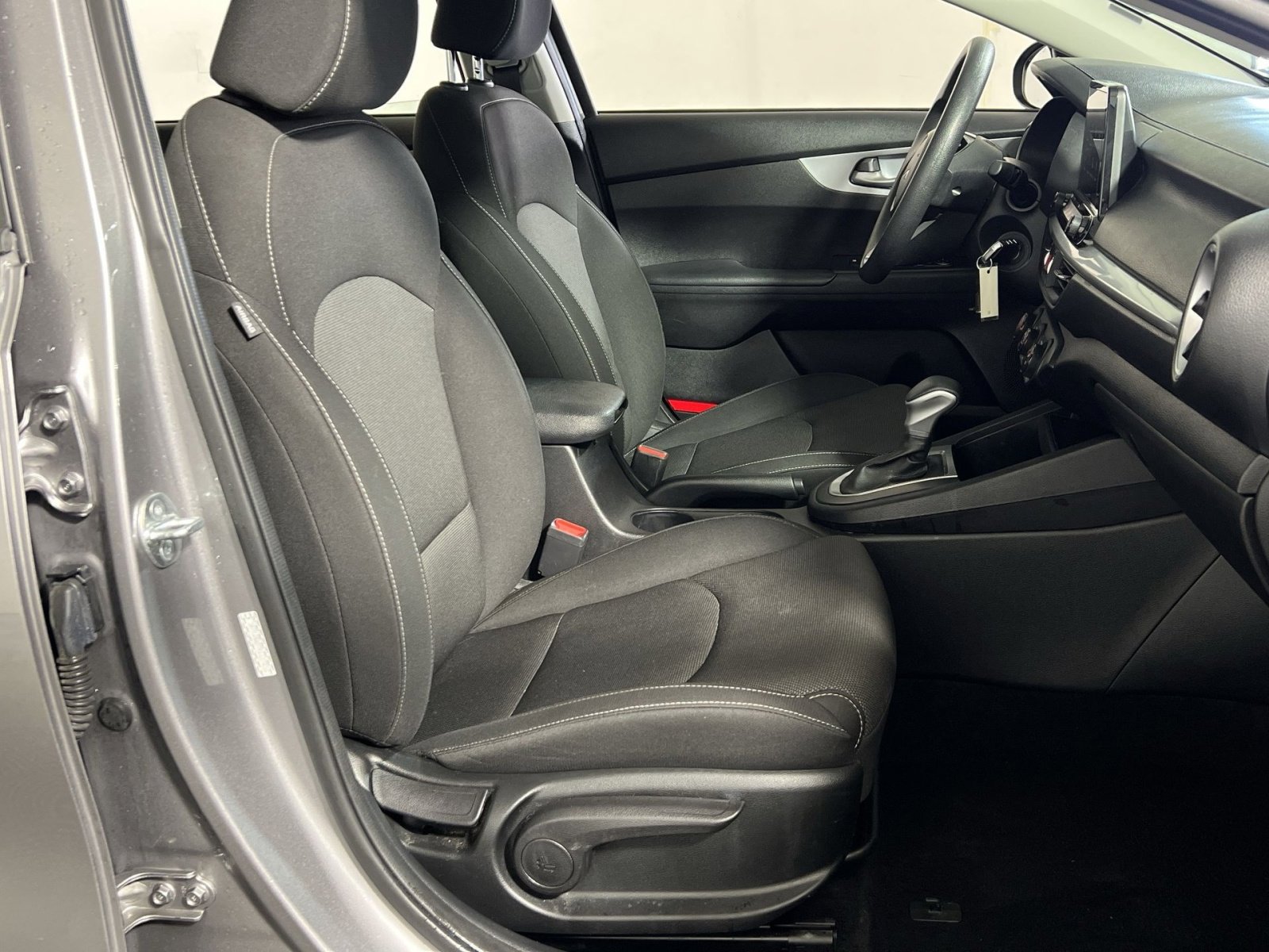 Used 2023 Kia Forte LXS image 25