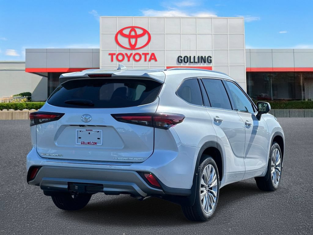 New 2026 Toyota Highlander Platinum AWD/4WD image 3