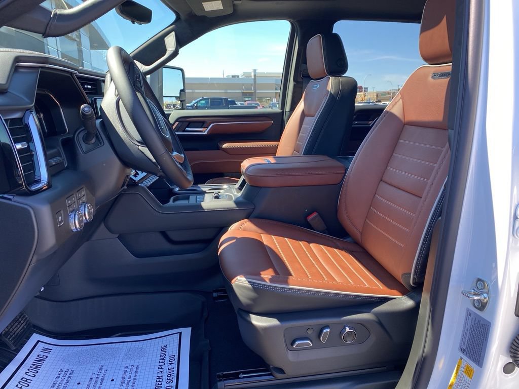 New 2026 GMC Sierra 3500 Denali Ultimate AWD/4WD image 10