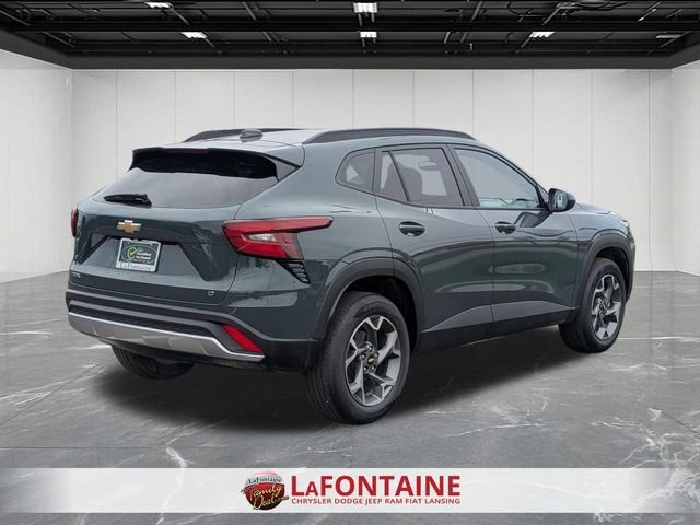 Used 2025 Chevrolet Trax LT w/ LT Convenience Package image 5