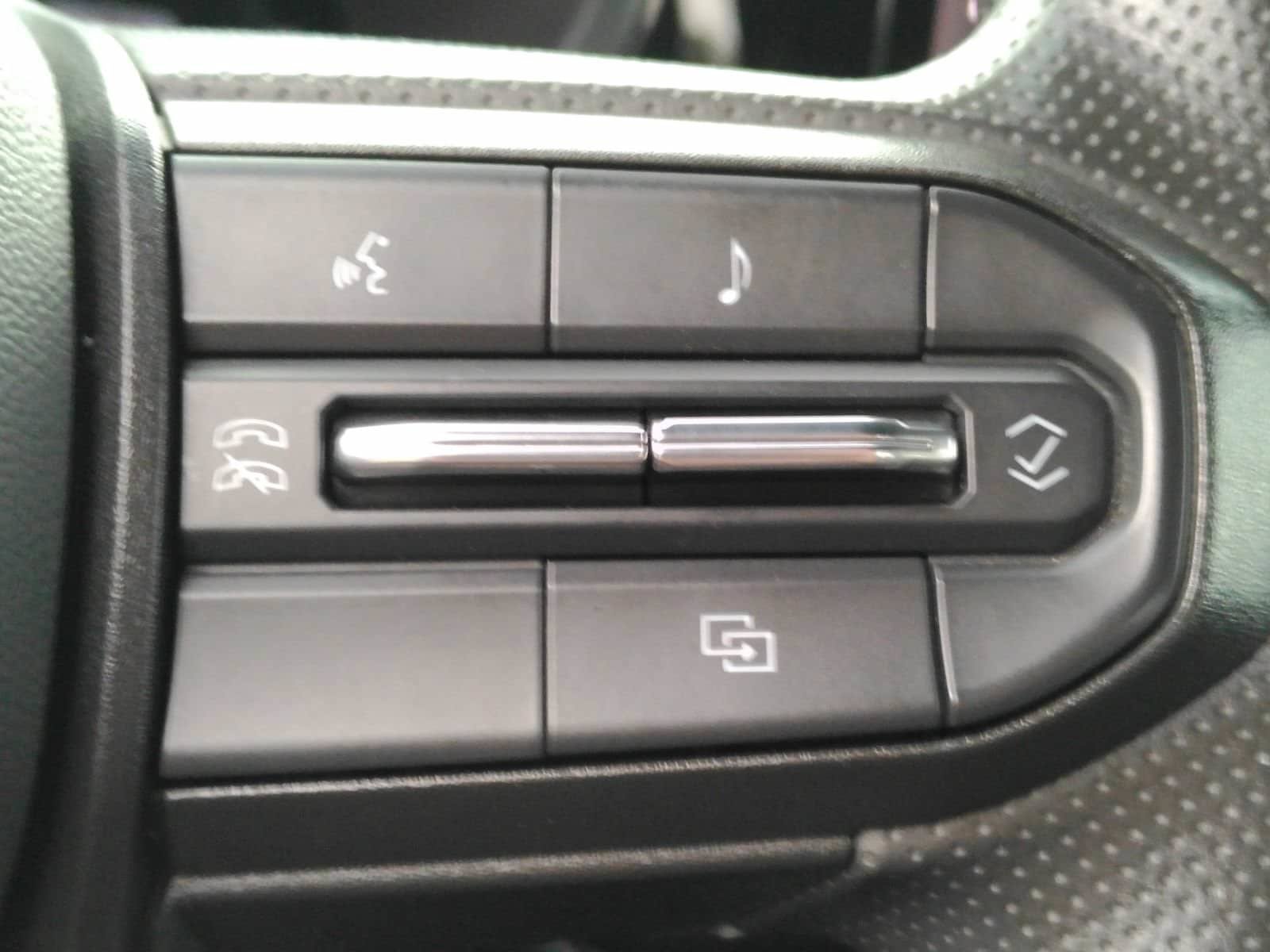 Used 2023 Chevrolet Colorado Trail Boss w/ Technology Package AWD/4WD image 24