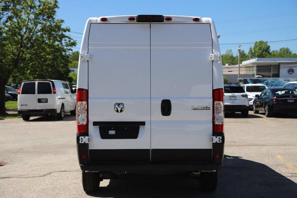 Used 2026 RAM ProMaster 2500 w/ Convenience Group FWD image 9