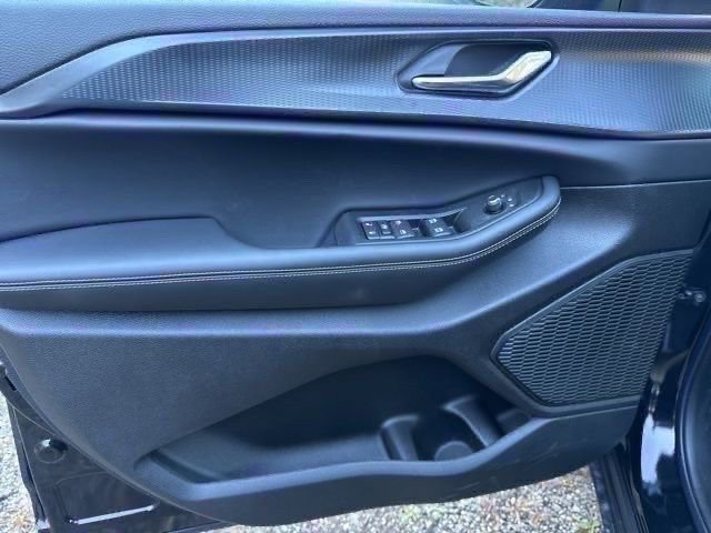 New 2025 Jeep Grand Cherokee Laredo X image 8