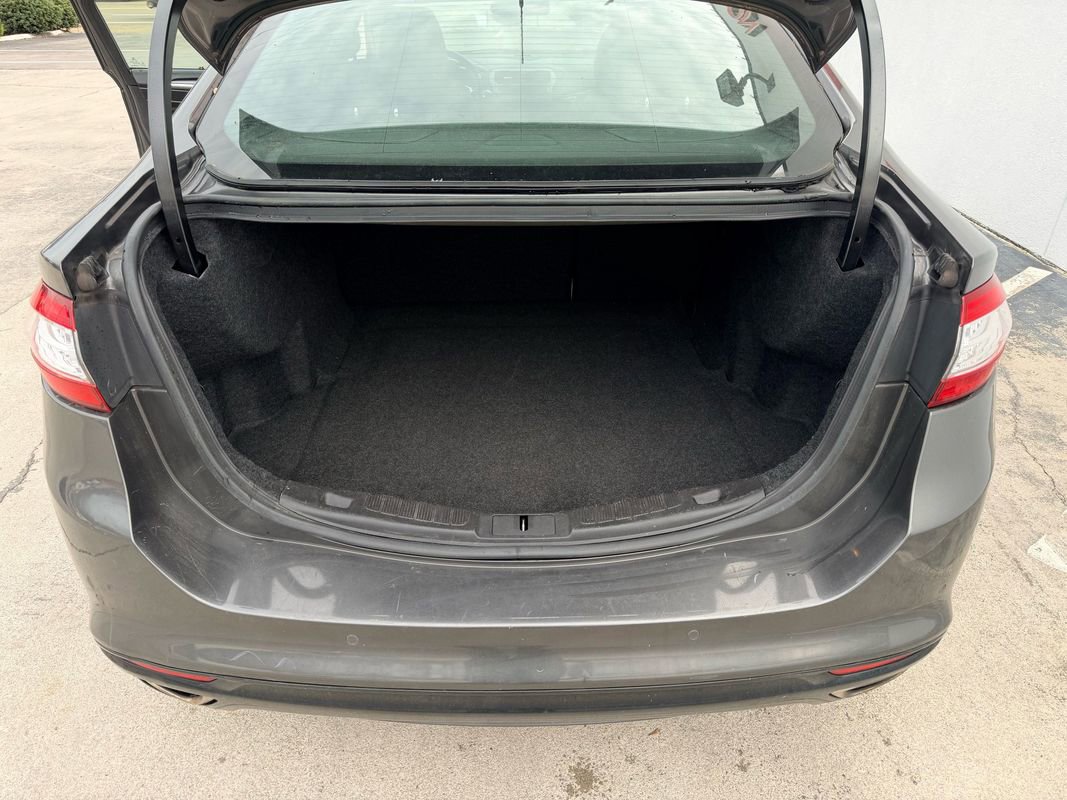 Used 2016 Ford Fusion Titanium AWD/4WD image 13