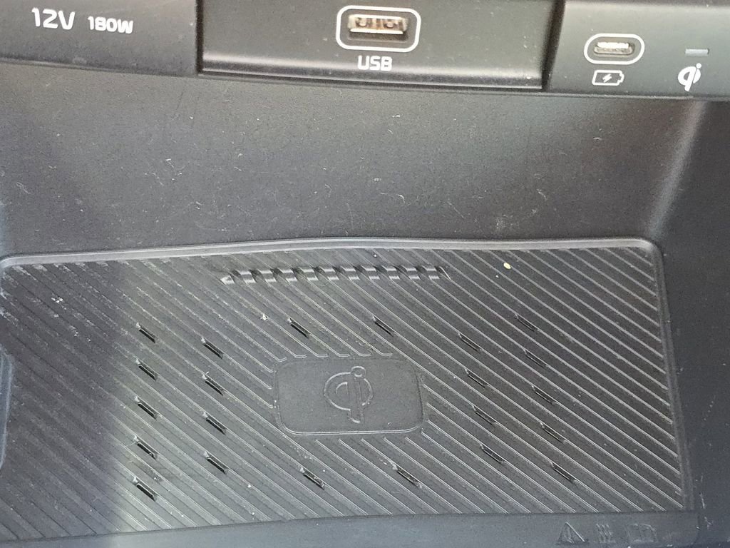 Used 2023 Kia Niro EX Touring image 29