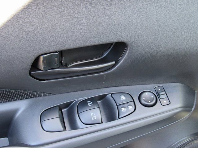 New 2025 Nissan Kicks Play S image 12