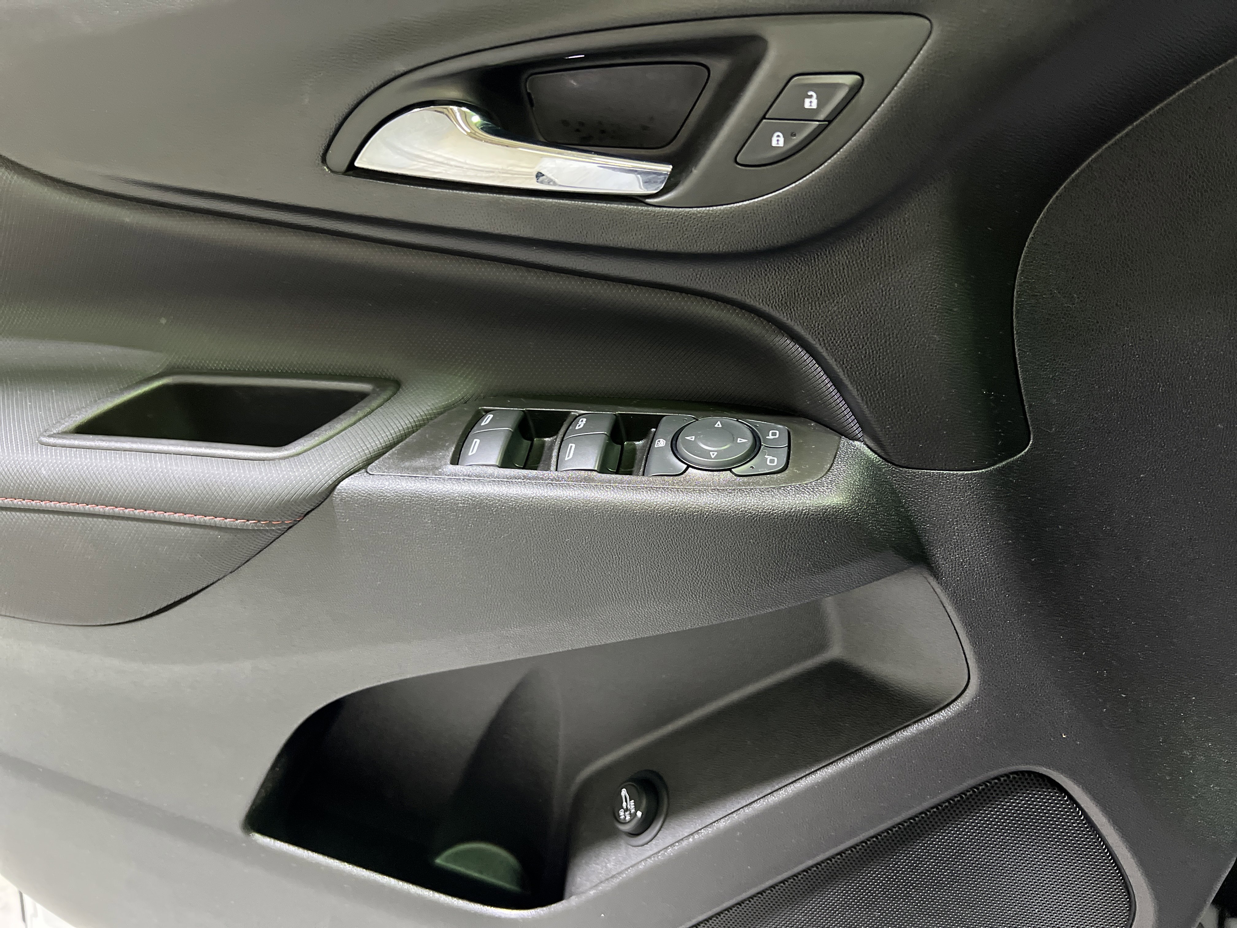 Certified 2022 Chevrolet Equinox RS w/ RS Leather Package image 25