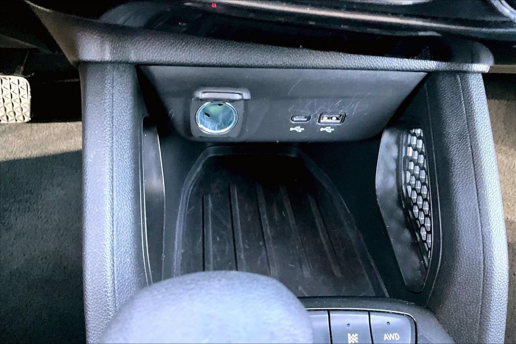 Used 2025 Chevrolet TrailBlazer LT AWD/4WD image 16