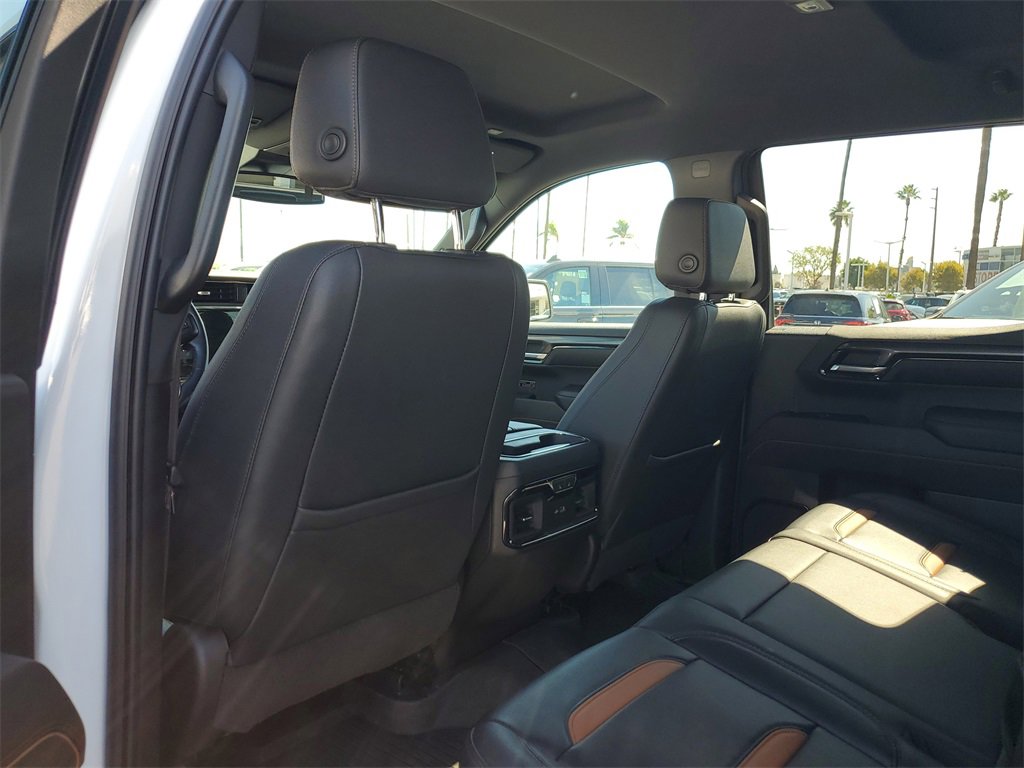 Used 2023 GMC Sierra 1500 AT4 w/ AT4 Premium Package image 12