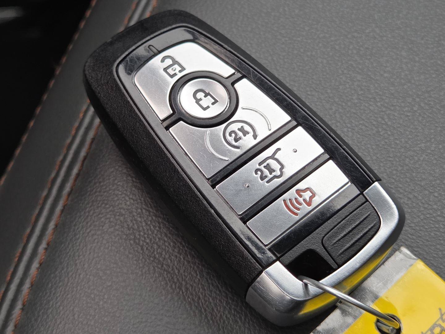 Used 2025 Ford Expedition Active AWD/4WD image 29