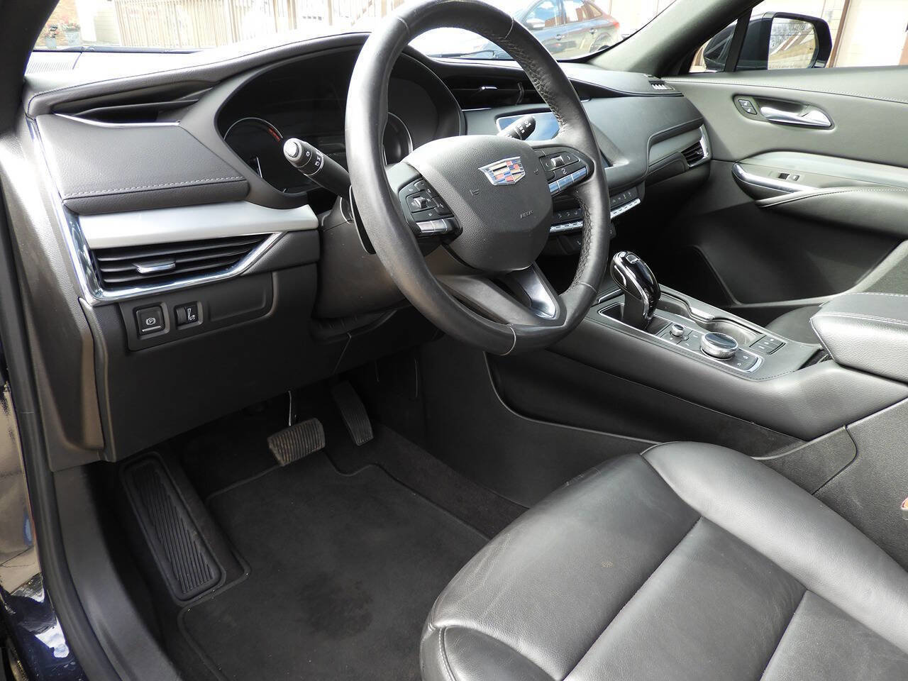 Used 2023 Cadillac XT4 Premium Luxury w/ Cold Weather Package FWD image 16