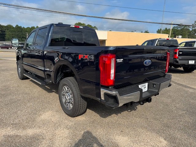 New 2025 Ford F250 4x4 Crew Cab Super Duty image 8
