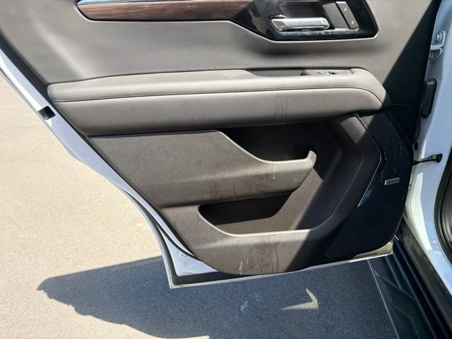 Used 2025 Chevrolet Tahoe LT w/ Comfort Package AWD/4WD image 16