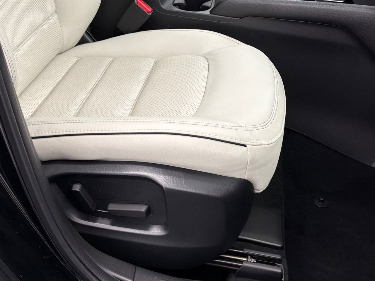 Certified 2025 MAZDA CX-5 AWD 2.5 S w/ Preferred Package image 12