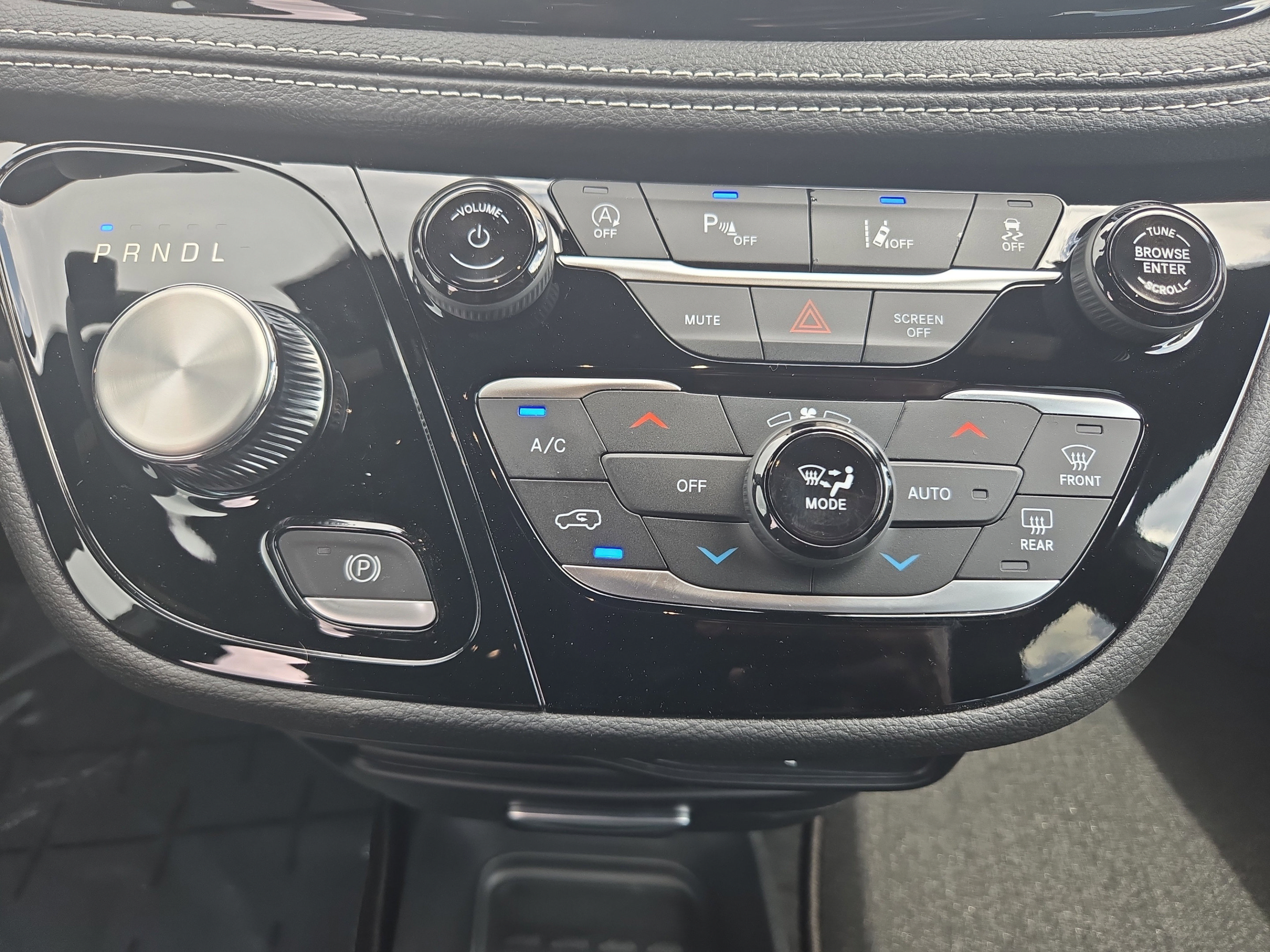 New 2026 Chrysler Pacifica Select w/ S Appearance Package FWD image 18