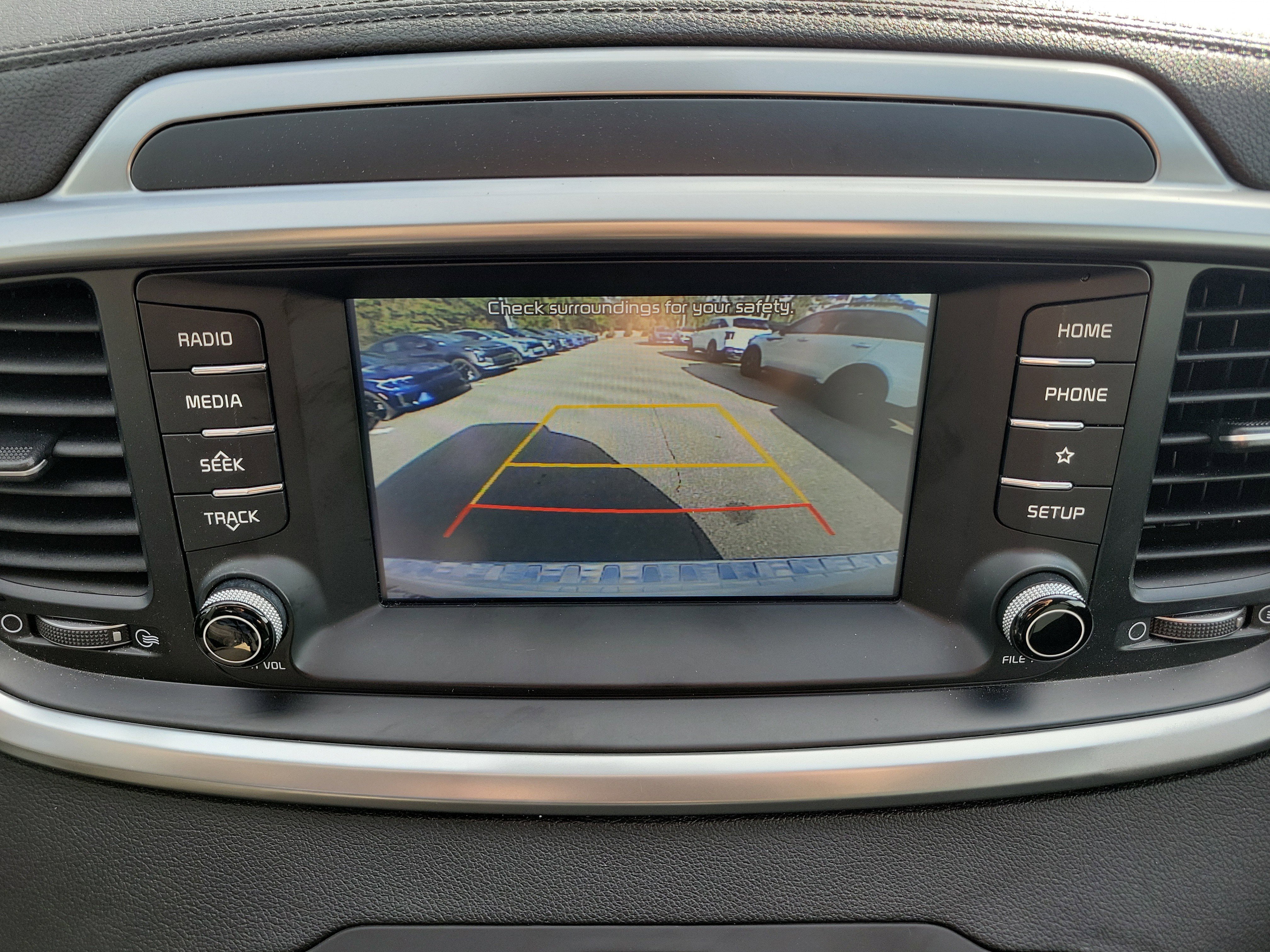 Used 2020 Kia Sorento LX image 32