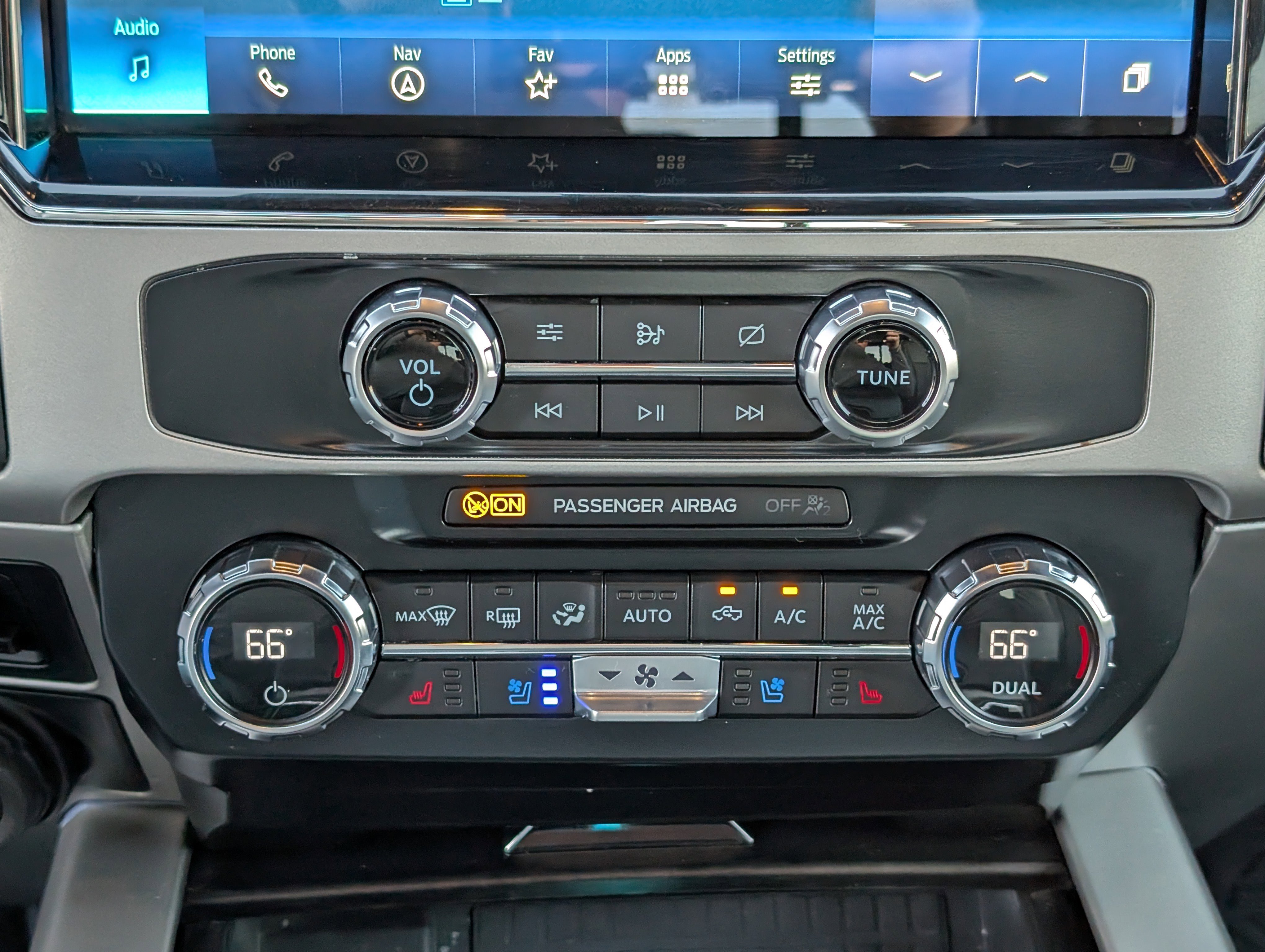 Used 2022 Ford F250 Lariat w/ Black Appearance Package image 29