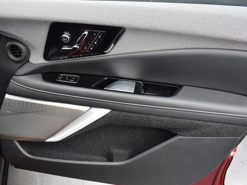 Certified 2025 Cadillac Optiq Sport 2 w/ LPO, Floor Liner Package image 38