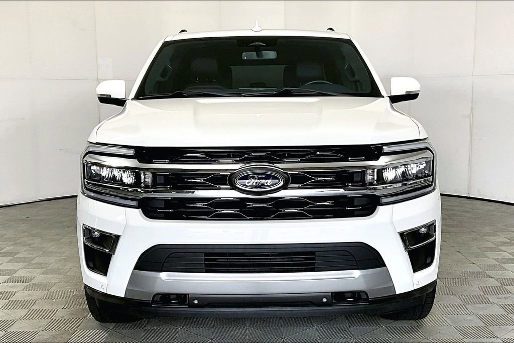 Used 2022 Ford Expedition Max Limited image 3