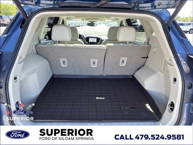 Used 2024 GMC Terrain Denali w/ Denali Premium Package AWD/4WD image 8