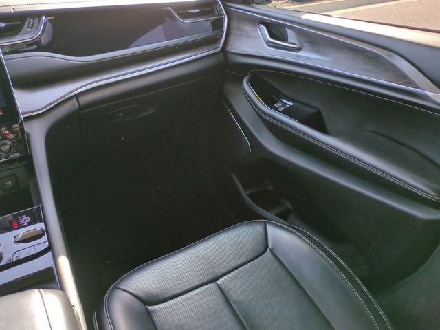 Used 2023 Jeep Grand Cherokee Overland image 17