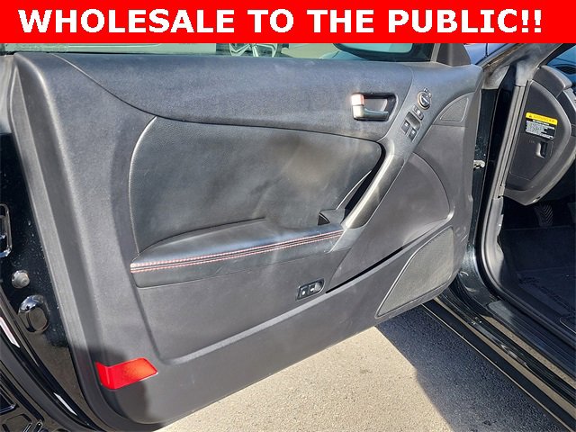 Used 2016 Hyundai Genesis Coupe 3.8 image 10