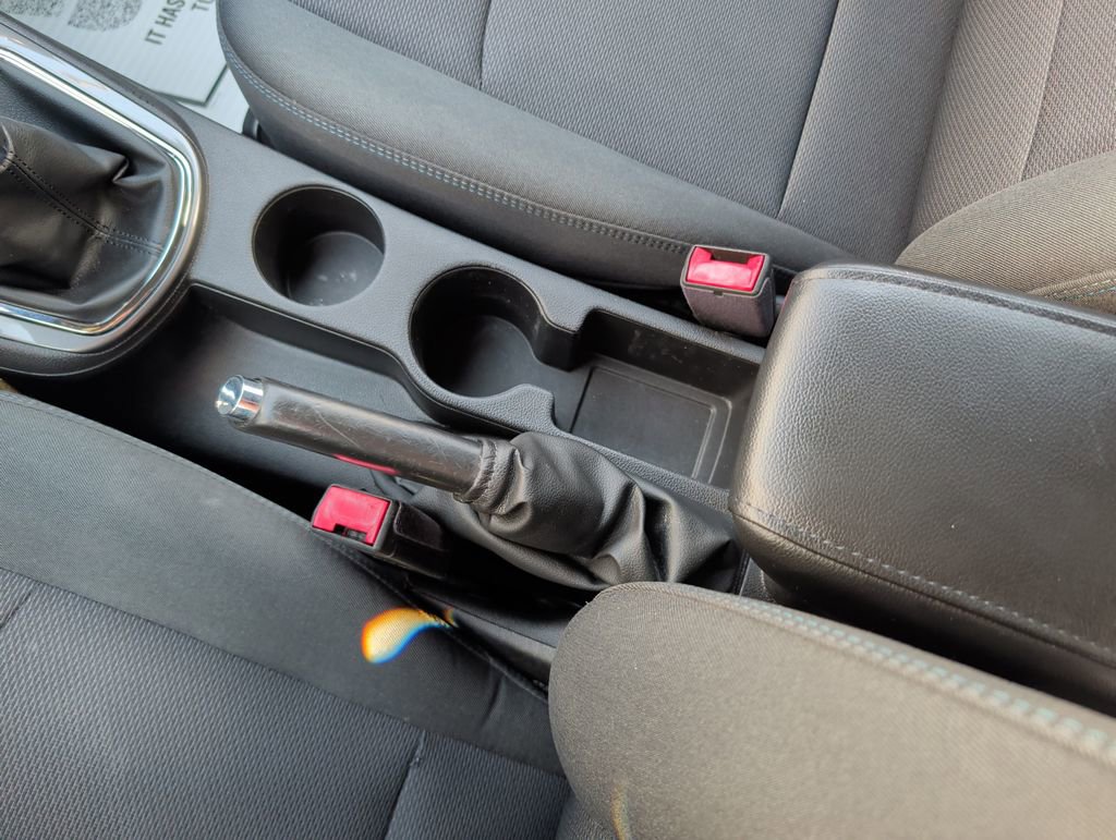 Used 2017 Chevrolet Cruze LT FWD image 17