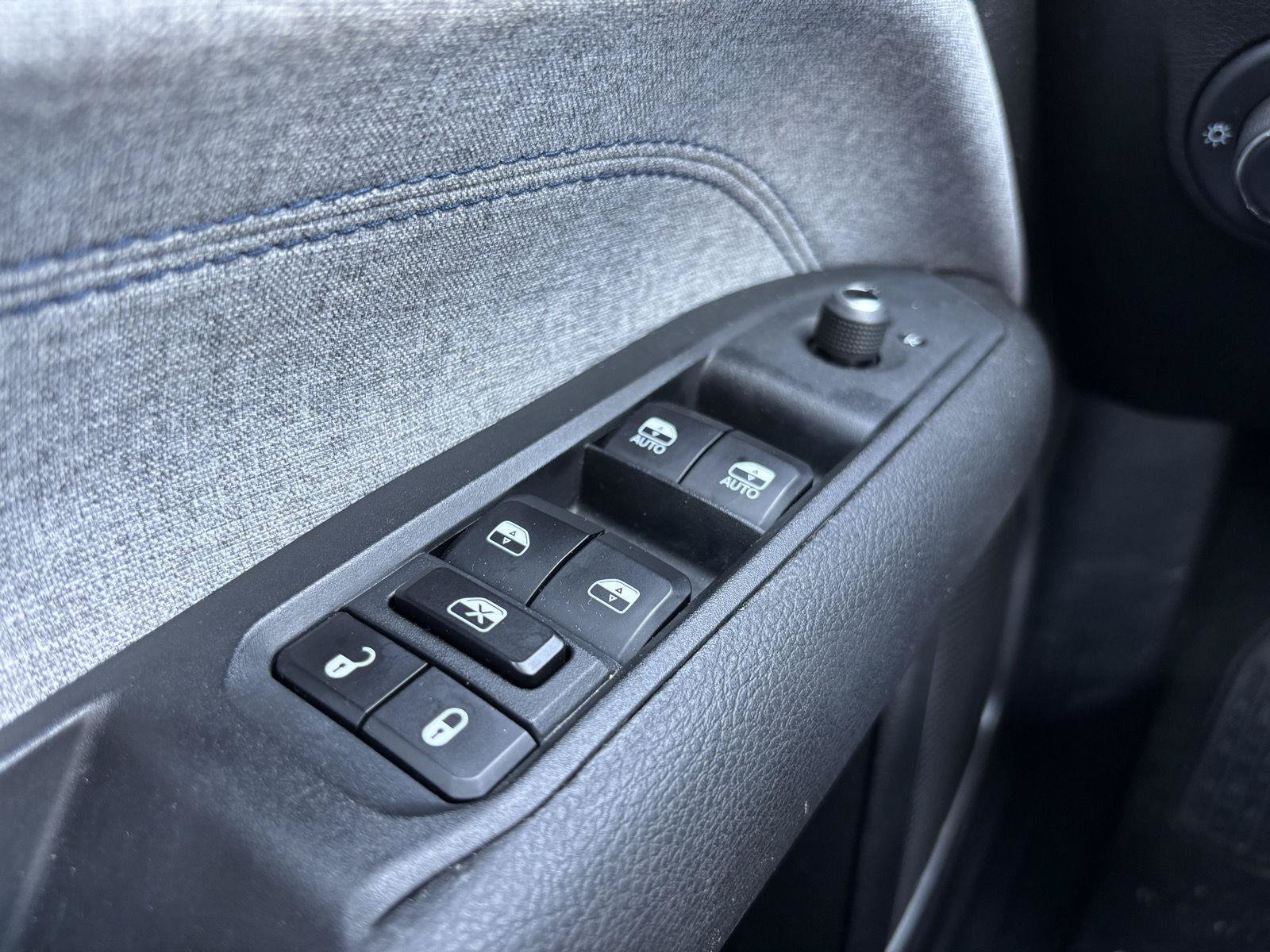 Used 2024 Jeep Compass Latitude AWD/4WD image 34