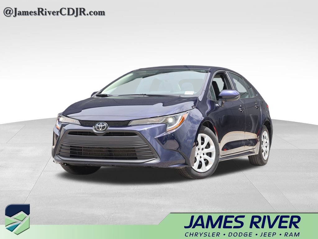 Used 2025 Toyota Corolla LE FWD image 1