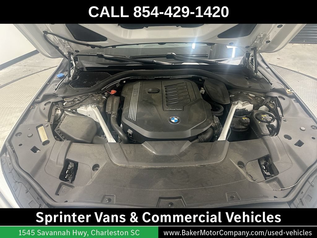 Used 2021 BMW 740i w/ Premium Package RWD image 31