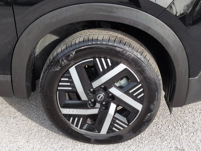 Used 2025 Nissan Kicks SV FWD image 10