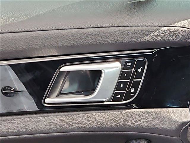 Used 2018 Porsche Panamera image 19