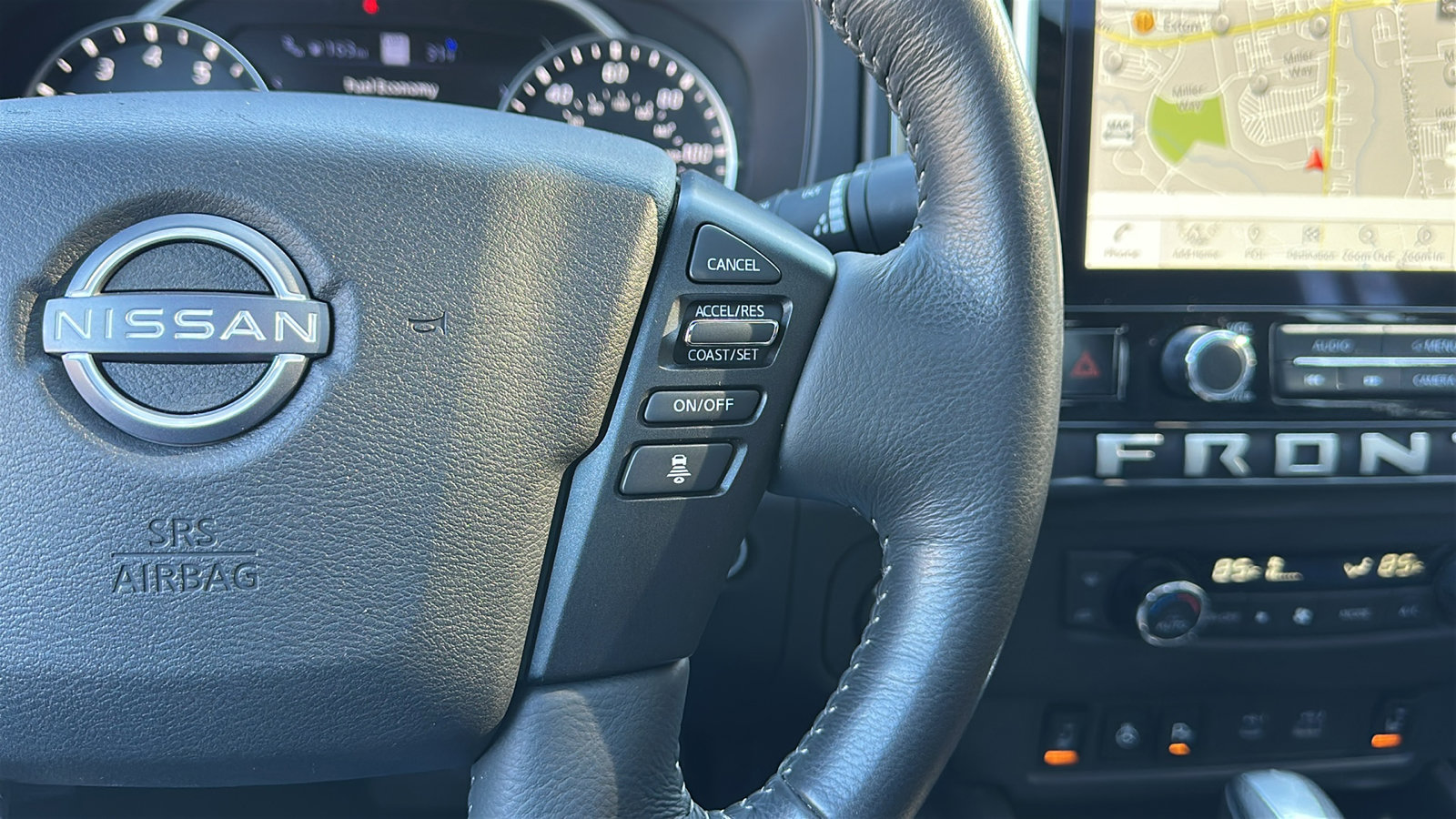 Certified 2025 Nissan Frontier SL image 16