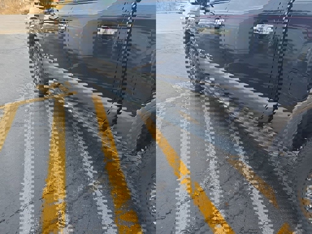 Used 2019 Nissan Titan Platinum Reserve w/ Platinum Utility Package image 17