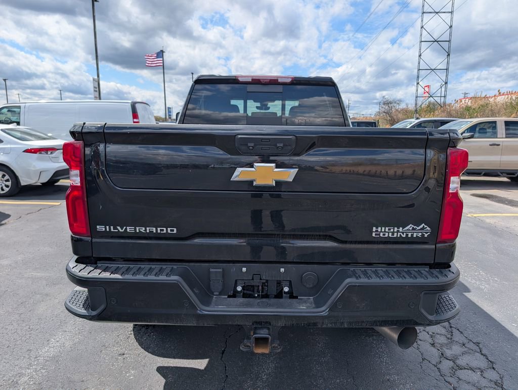 Used 2022 Chevrolet Silverado 2500 High Country w/ Z71 Off-Road Package image 8