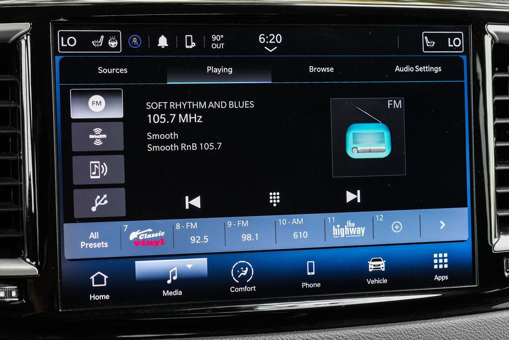 Used 2024 Chrysler Pacifica Touring-L FWD image 6